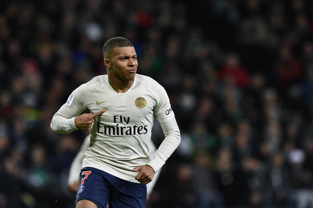 苏联赠送还是秘密购买？揭秘中国首款战略轰炸机图-4的传奇往事